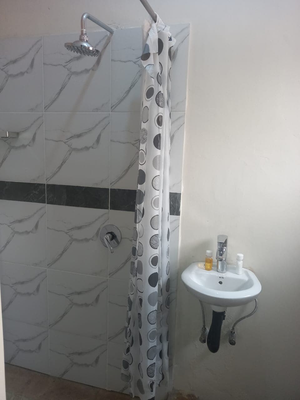 Crossover Guesthouse
